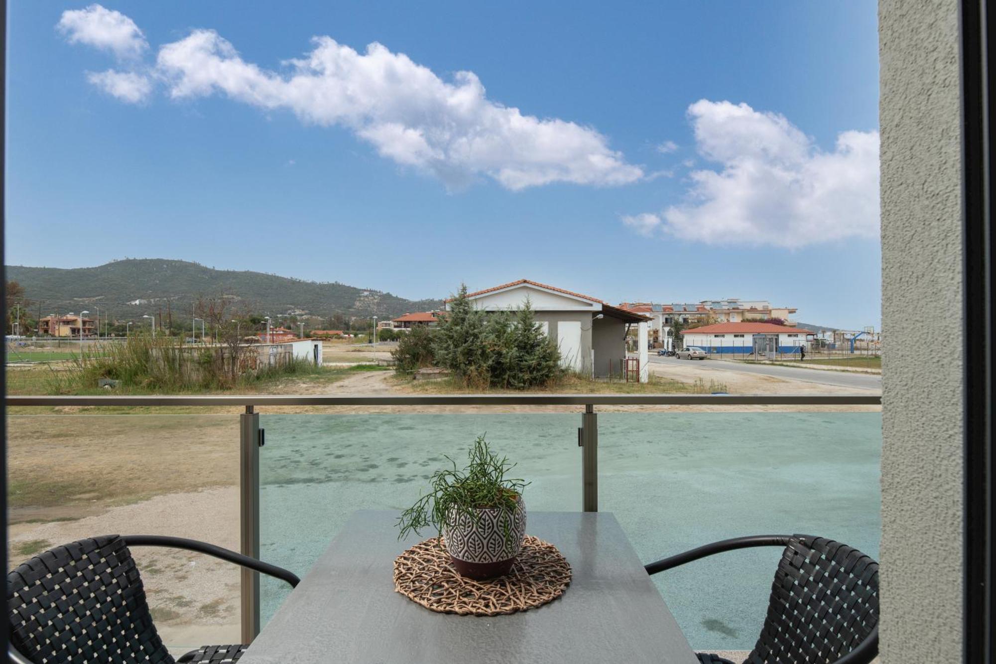 Vrahakia Beach Sarti Luaran gambar